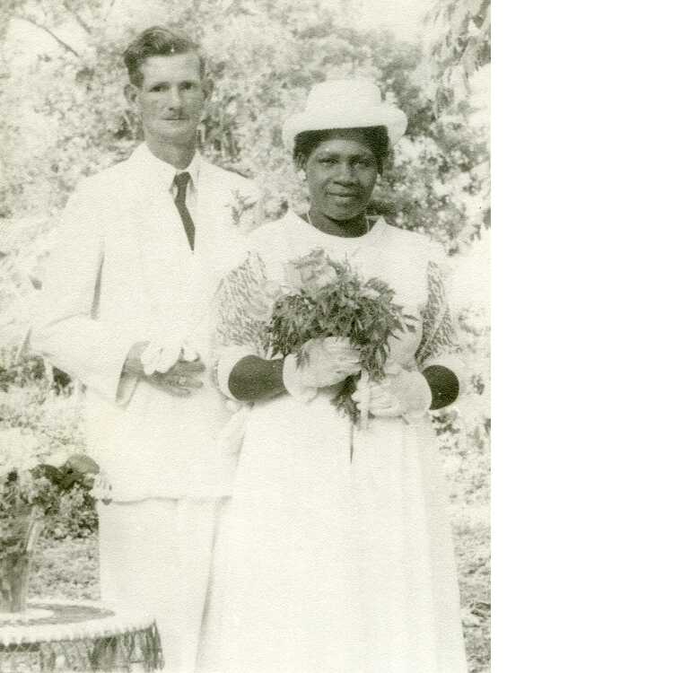 Trouwfoto van de ouders van Genia Soudain, Leo Max Soudain en Ilienora Johanna Mayland, 12 november 1958