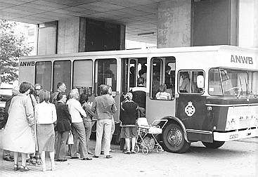 Bus van de ANWB in Lelystad, 1977 (Fotocollectie RIJP; J. Potuyt). 