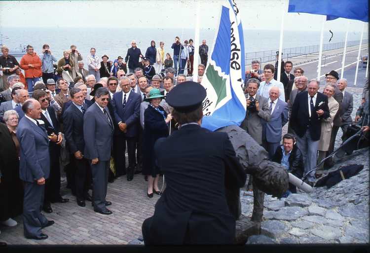 Onthulling Steenzetter