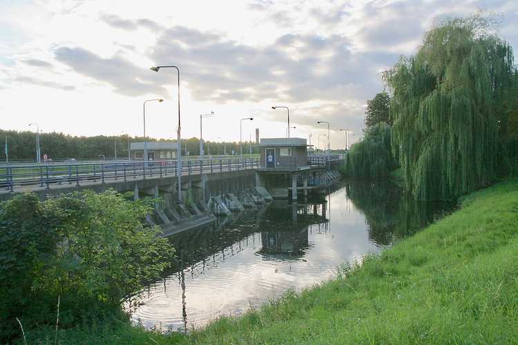 Spaarbekken_oude_sluis_Panheel