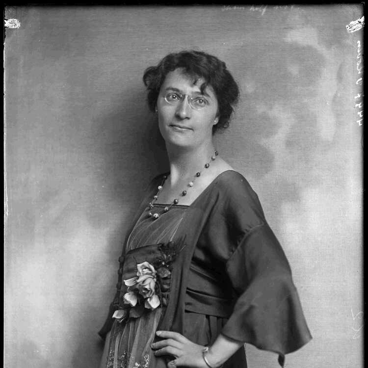 Rosette_Judica_van_Oven,_1919