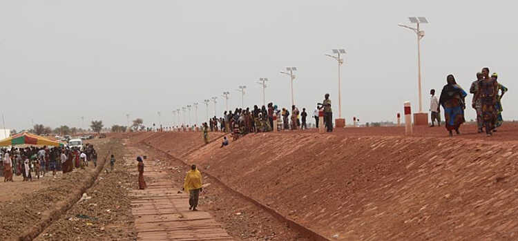 The Dr Lely dike near the city of Mopti in Mali